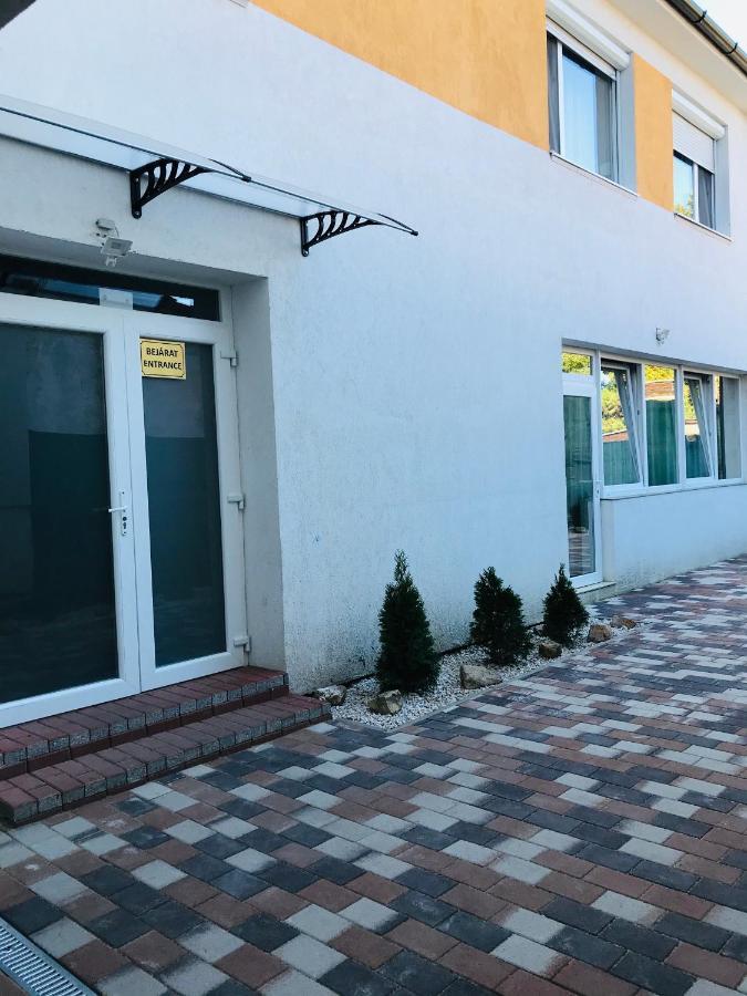Mira apartman Debrecen Exterior foto